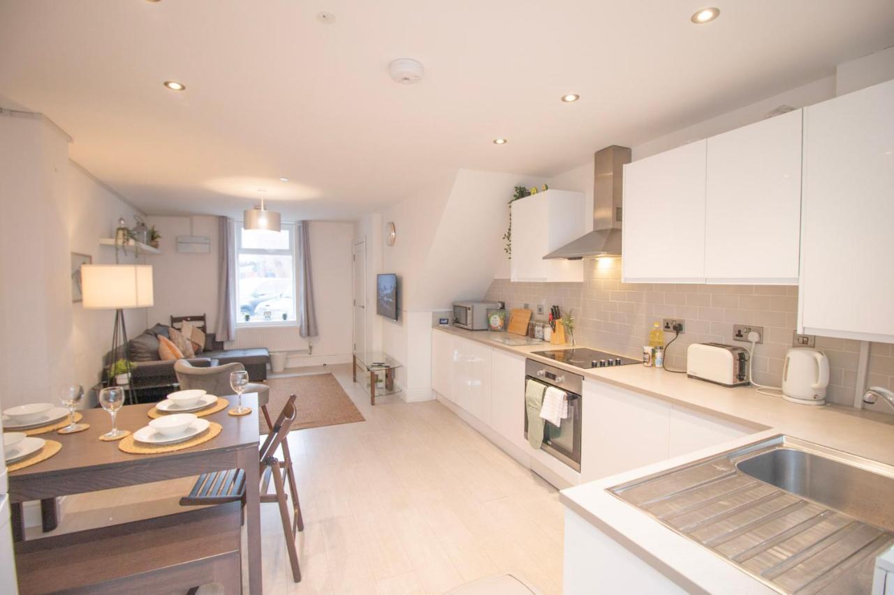 St Peters Townhouse By Property Promise Cardiff Exterior photo